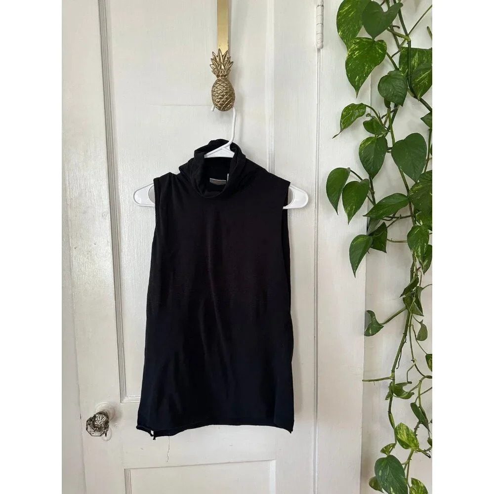 Spiegel Women’s size medium turtleneck tank top